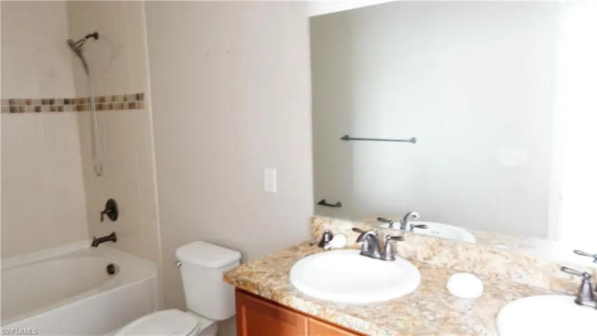 6351 Brant Bay Blvd 102, North Fort Myers, Florida 33917