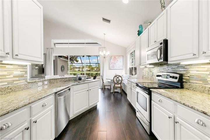 11829 Bramble CT, NAPLES FL 34120