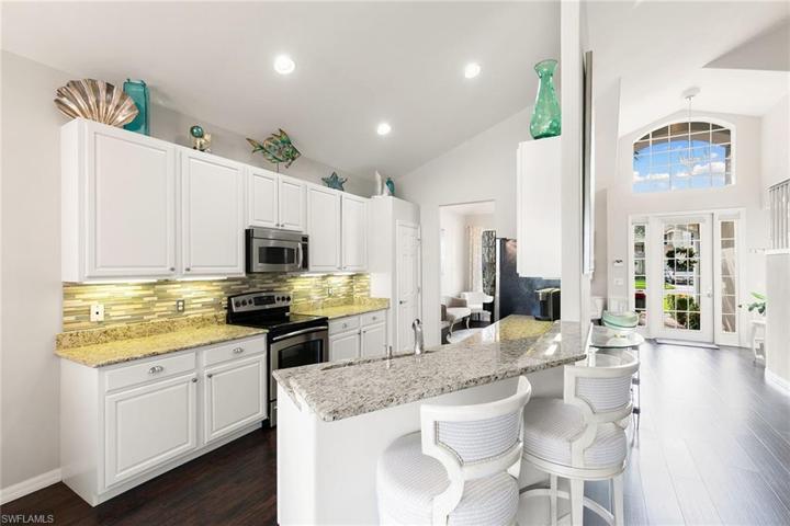 11829 Bramble CT, NAPLES FL 34120