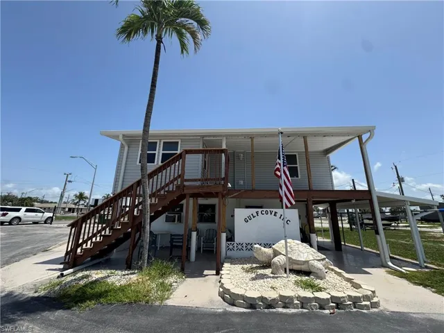 Gulf Cove common area office and guest quarters