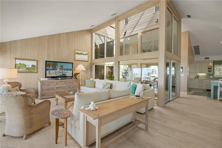 Living Room/Atrium