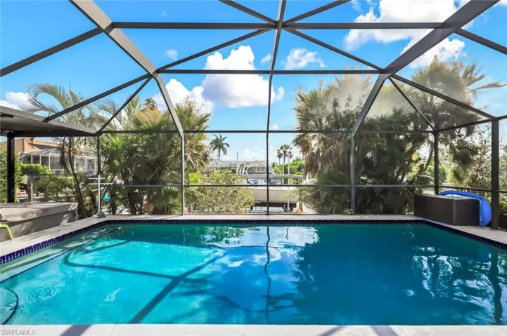 785 Willow Ct, Marco Island, Florida 34145