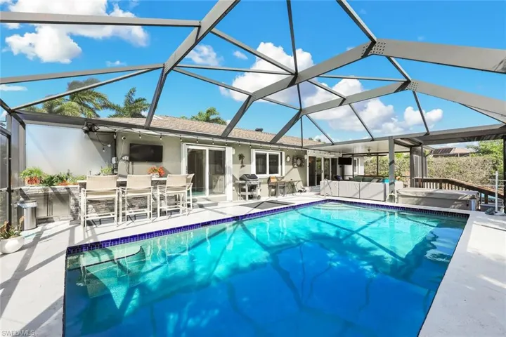 785 Willow Ct, Marco Island, Florida 34145