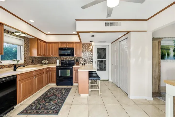 785 Willow Ct, Marco Island, Florida 34145