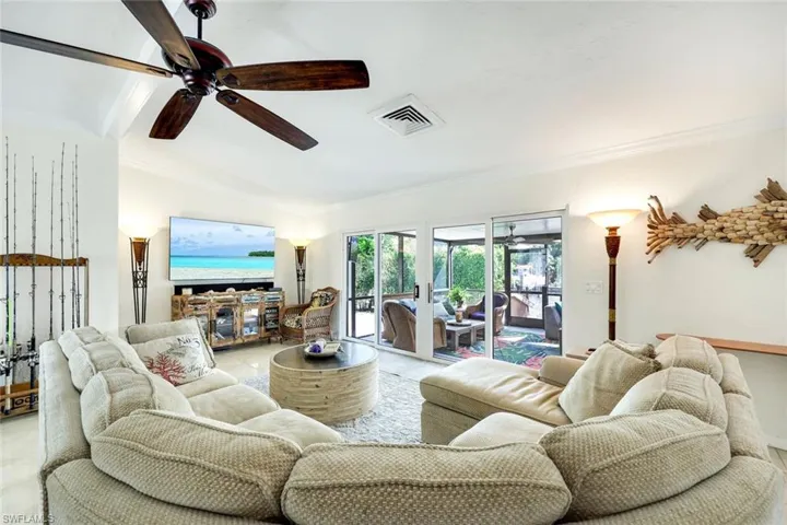 785 Willow Ct, Marco Island, Florida 34145
