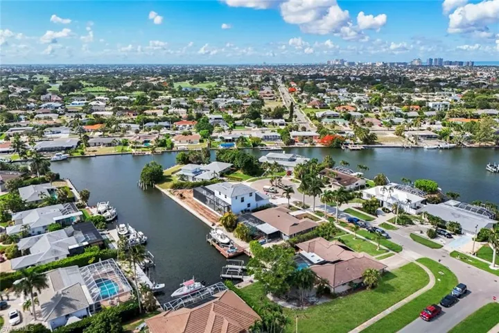 785 Willow Ct, Marco Island, Florida 34145
