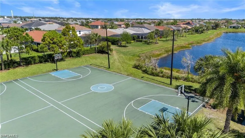 2584 Vine Ave, Naples, Florida 34120