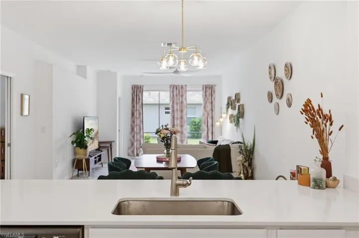 2584 Vine Ave, Naples, Florida 34120