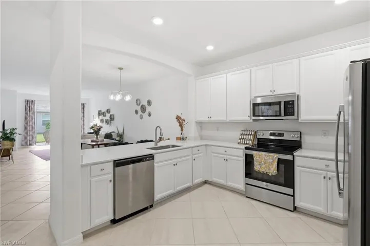 2584 Vine Ave, Naples, Florida 34120