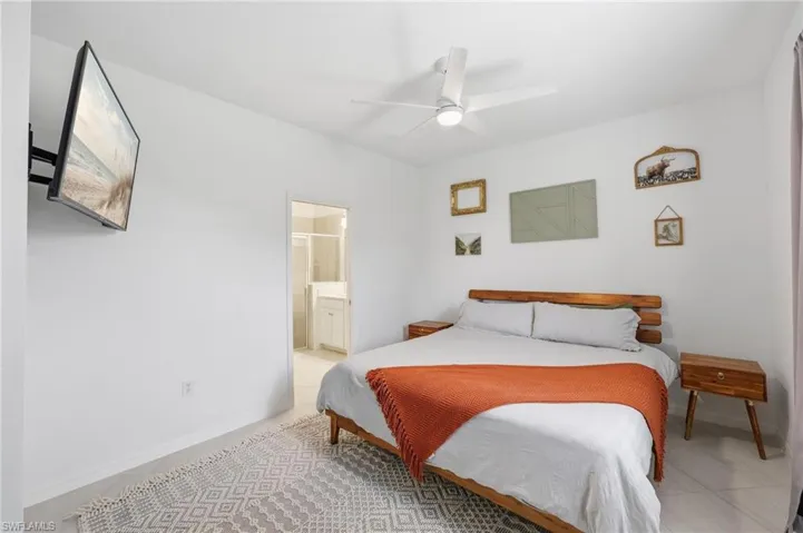 2584 Vine Ave, Naples, Florida 34120