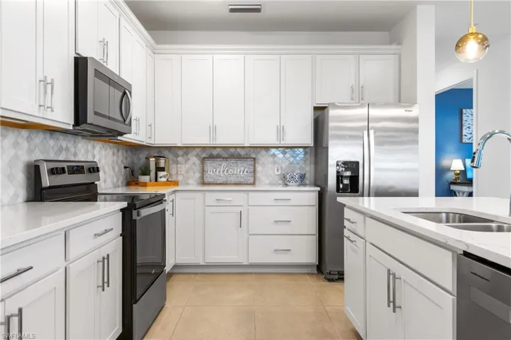 3692 Passion Vine Dr, Alva, Florida 33920