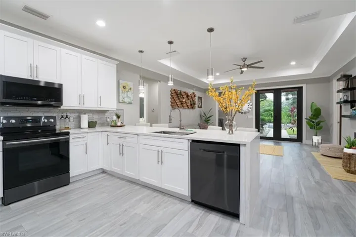 328 16th Ave Nw, Naples, Florida 34120