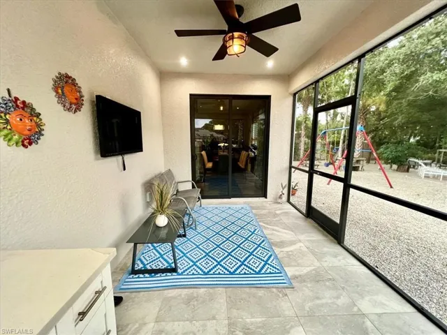 328 16th Ave Nw, Naples, Florida 34120