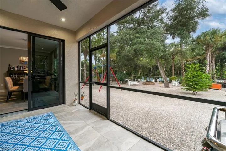 328 16th Ave Nw, Naples, Florida 34120