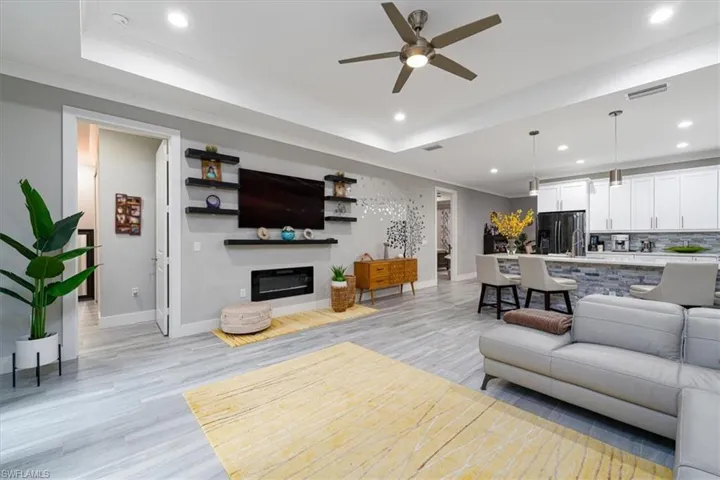 328 16th Ave Nw, Naples, Florida 34120