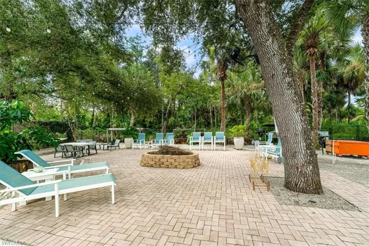 328 16th Ave Nw, Naples, Florida 34120