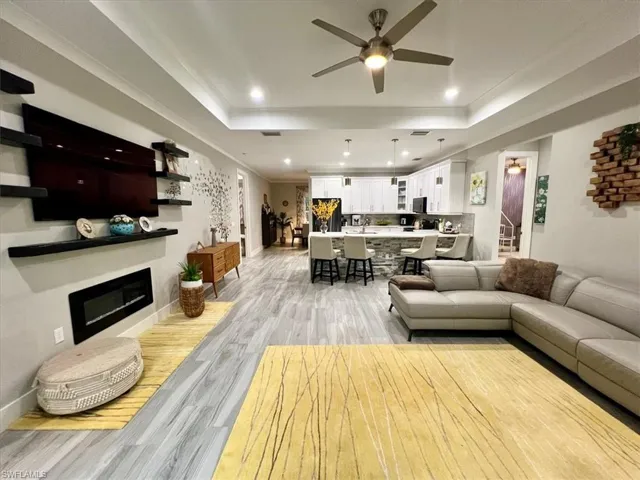 328 16th Ave Nw, Naples, Florida 34120