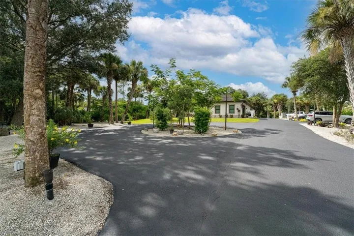 328 16th Ave Nw, Naples, Florida 34120