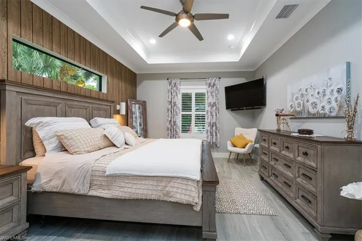 328 16th Ave Nw, Naples, Florida 34120