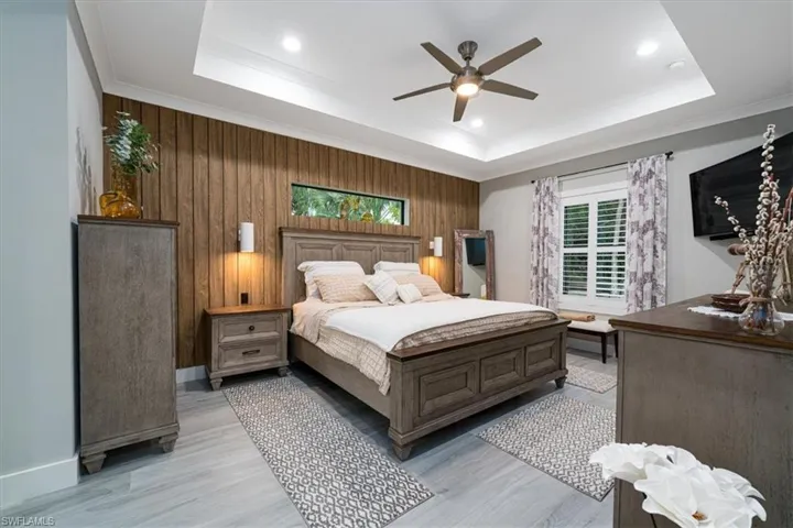 328 16th Ave Nw, Naples, Florida 34120