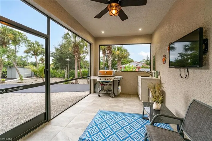 328 16th Ave Nw, Naples, Florida 34120