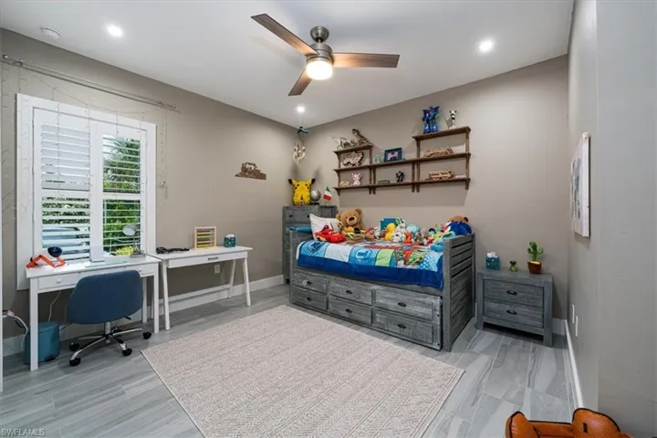 328 16th Ave Nw, Naples, Florida 34120
