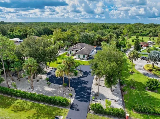 328 16th Ave Nw, Naples, Florida 34120