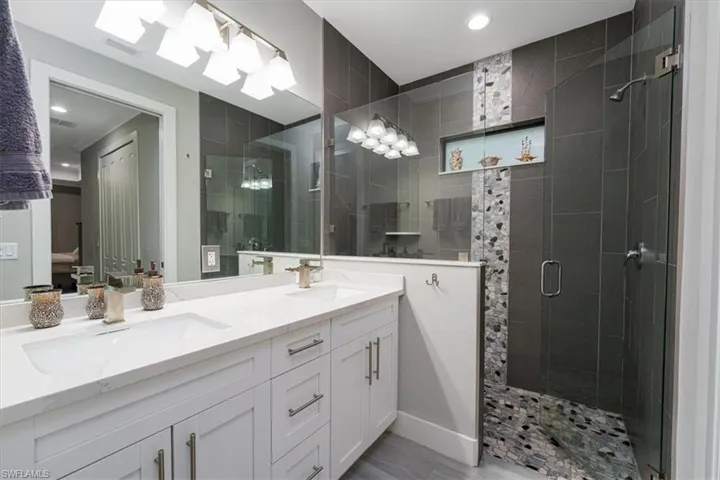 328 16th Ave Nw, Naples, Florida 34120