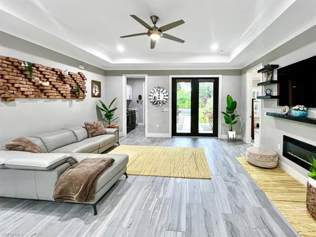 328 16th Ave Nw, Naples, Florida 34120