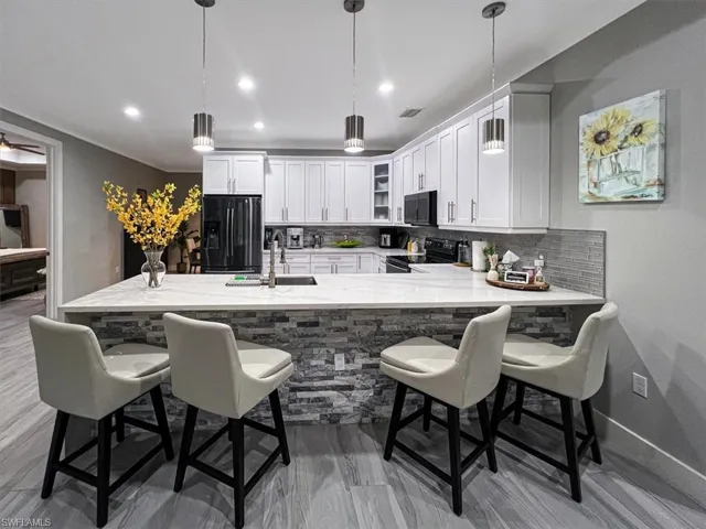 328 16th Ave Nw, Naples, Florida 34120