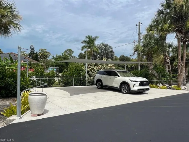 328 16th Ave Nw, Naples, Florida 34120