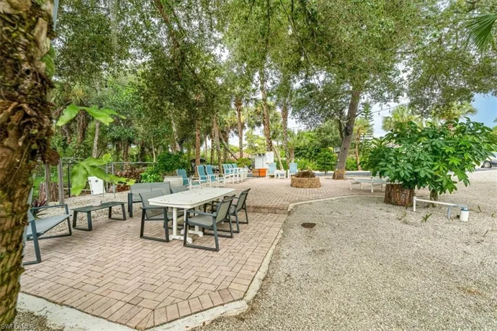 328 16th Ave Nw, Naples, Florida 34120