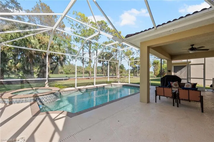 2032  Par  DR, Naples, FL 34120