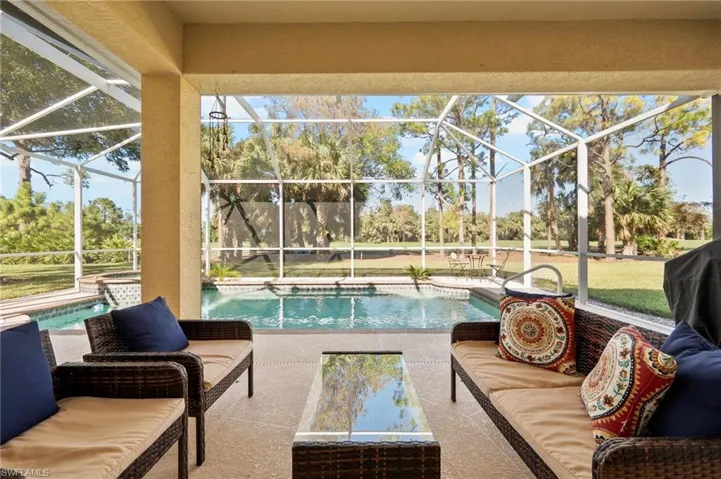 2032  Par  DR, Naples, FL 34120