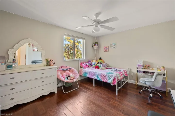 2032  Par  DR, Naples, FL 34120