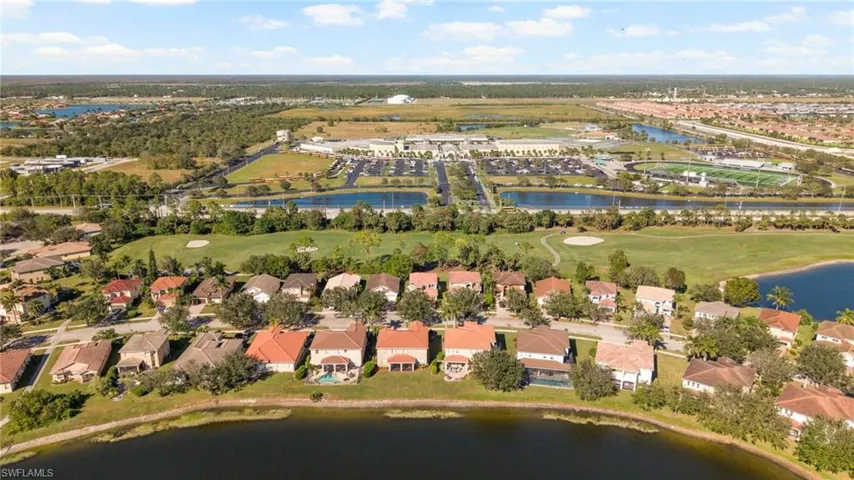 2032  Par  DR, Naples, FL 34120