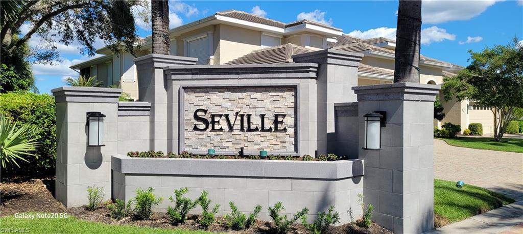 Entrance into the Seville neighborhood