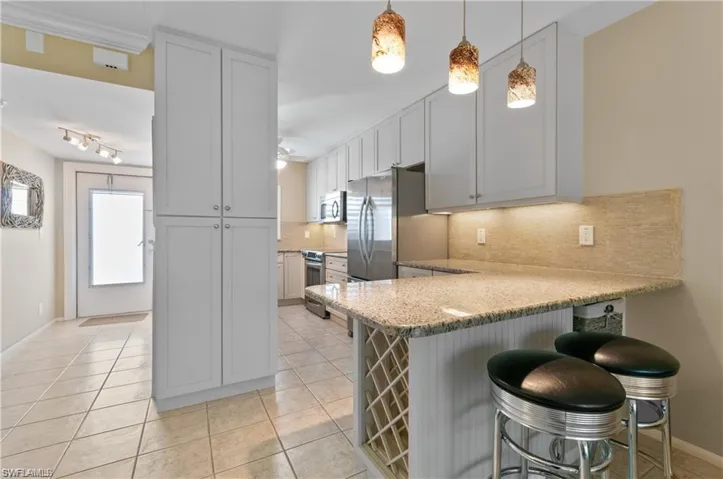Kitchen Bar with stools