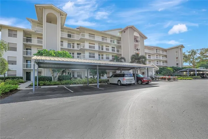 340 Horse Creek Dr 207, Naples, Florida 34110
