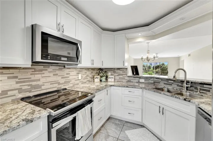 340 Horse Creek Dr 207, Naples, Florida 34110
