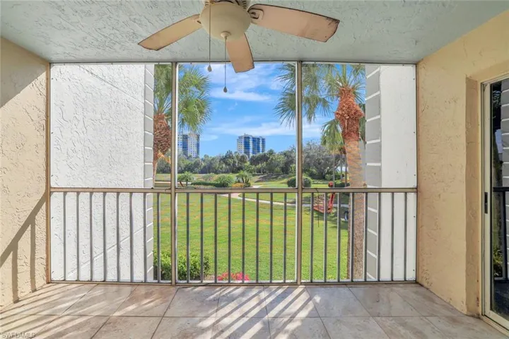 340 Horse Creek Dr 207, Naples, Florida 34110
