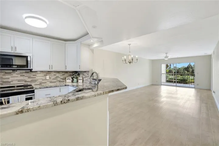 340 Horse Creek Dr 207, Naples, Florida 34110