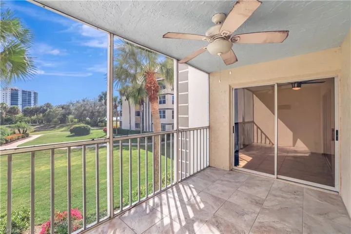 340 Horse Creek Dr 207, Naples, Florida 34110