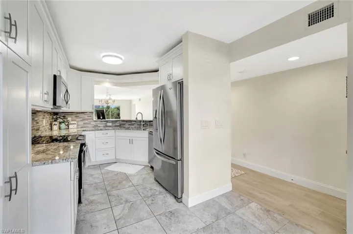 340 Horse Creek Dr 207, Naples, Florida 34110