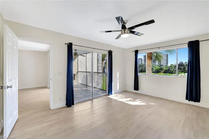 340 Horse Creek Dr 207, Naples, Florida 34110