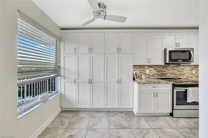 340 Horse Creek Dr 207, Naples, Florida 34110