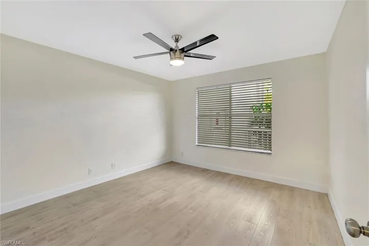 340 Horse Creek Dr 207, Naples, Florida 34110