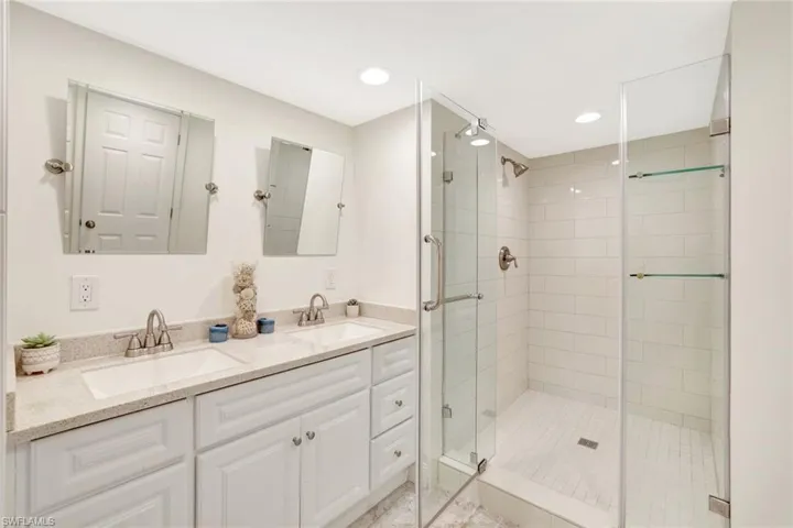 340 Horse Creek Dr 207, Naples, Florida 34110