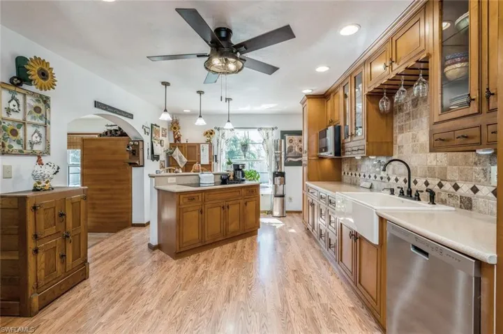 630 SW 31st  ST, Cape Coral, FL 33914