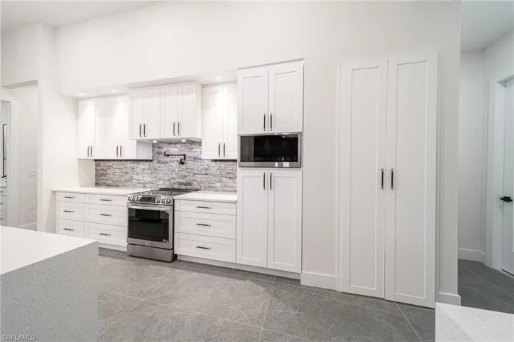 209 Chiquita Blvd N, Cape Coral, Florida 33993